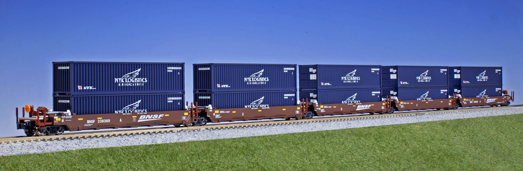 Gunderson MAXII Double Stack Well Car BNSF Swoosh 238365N Scaleby